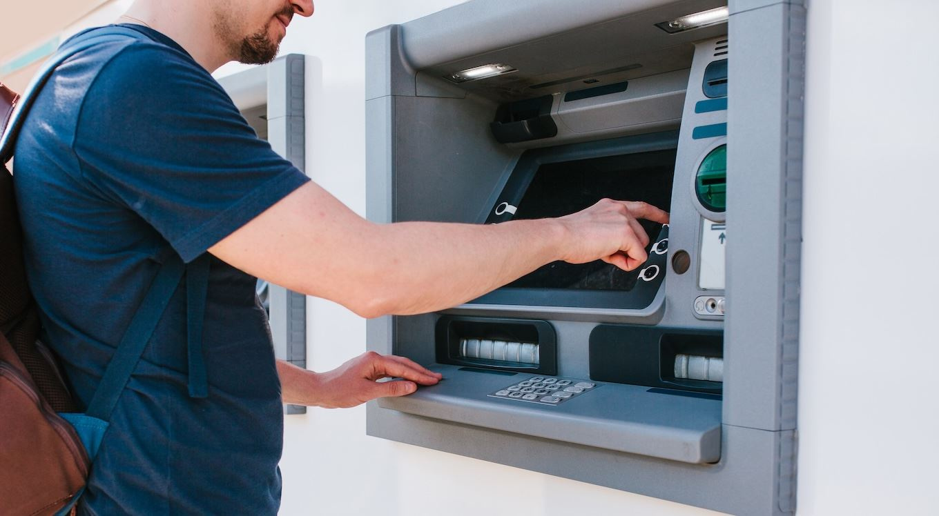 Zamestnanci, pripravte sa na skoršie výplaty. Čo sa mení od októbra 2025?