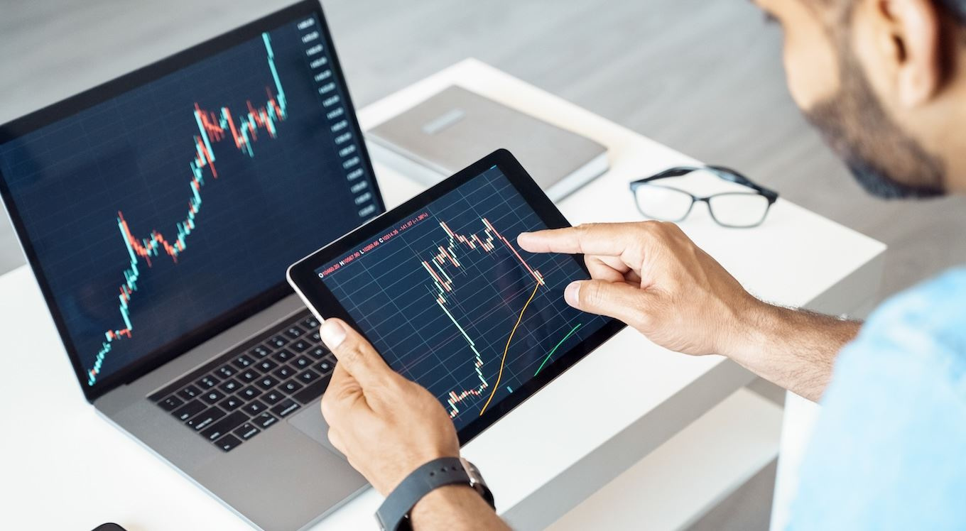 Sen o pokojnom dôchodku naráža na realitu. Tvrdé dáta ukazujú, akú obrovskú chybu robíme s našimi úsporami