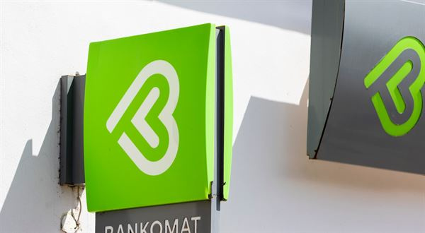 Pol milióna eur. NBS potrestala známu banku historickou pokutou