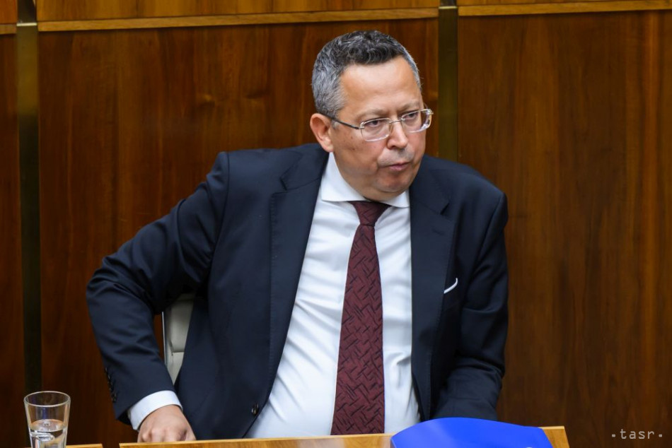 Obce majú dostať vyše 7,7 miliardy a kraje viac ako 2,4 miliardy eur