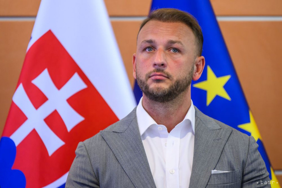 Šutaj Eštok: Banky by mali platiť vyššie dane