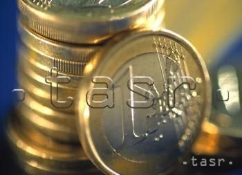 Euro zareagovalo na rozhodnutie ECB len krátkodobým posilnením