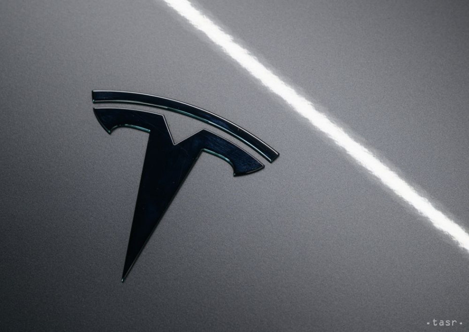 Odbyt Tesly v EÚ sa prepadol, predaj čínskych áut BYD prudko stúpol