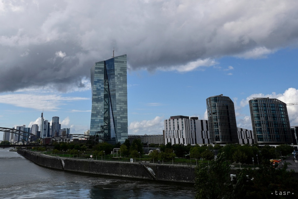 Analytici: ECB opäť zvýšila sadzby, hypotéky postupne zdražia
