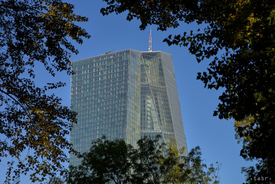 Zástupcovia ECB očakávajú rast sadzieb, následne si banka dá pauzu
