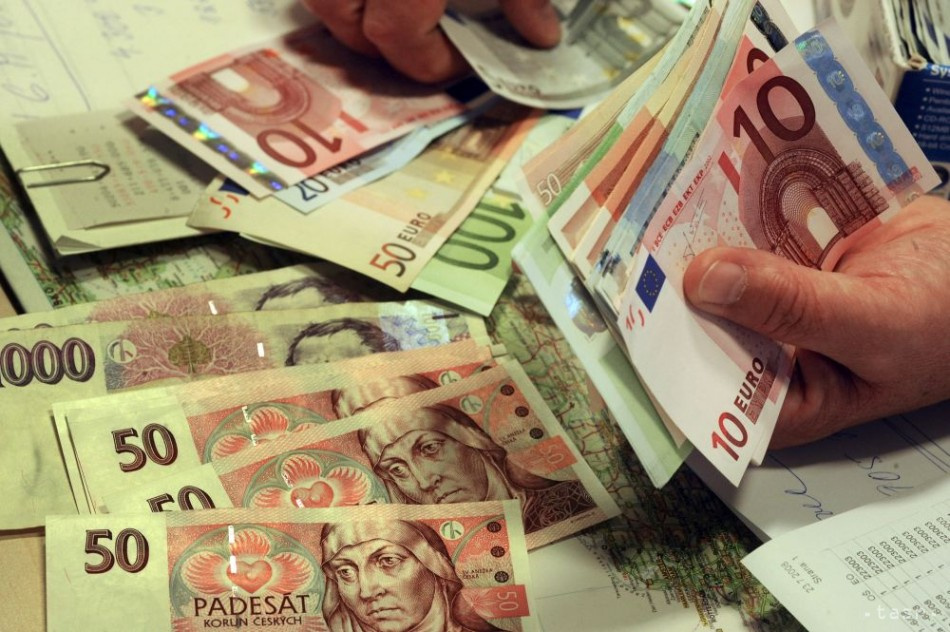 Euro sa po rozhodnutí Európskej centrálnej banky mierne oslabilo