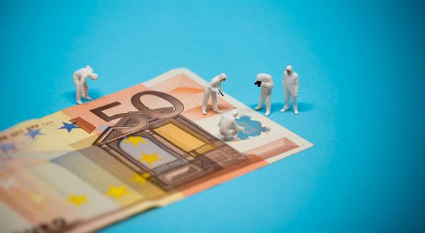 Tichá hrozba v našich peňaženkách: Falošných bankoviek na Slovensku výrazne pribudlo. Takto nenaletíte