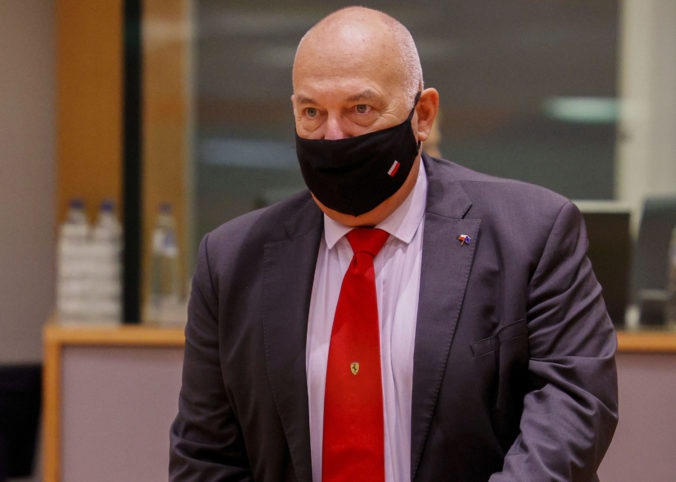 Poľský minister financií Koscinski odstúpil z funkcie, dôvodom sú nedostatky nového daňového systému